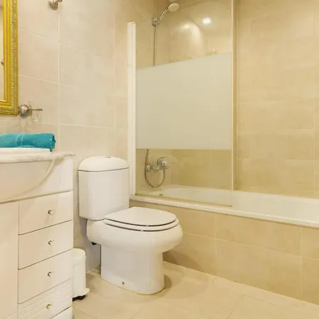 Wonderful 3 Bedroom With Two Spacious Terraces Apartment *
